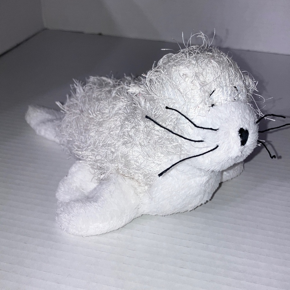 GANZ 2007 Webkinz  Fluffy White Seal Plush 10” - no‎ code